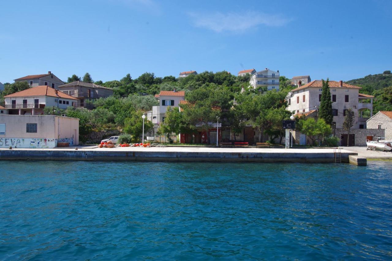 Holiday Home Duje Мали Иж Экстерьер фото